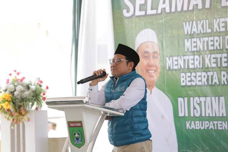 Ke Tanah Bumbu, Gus Muhaimin Santuni Ribuan Yatim Piatu