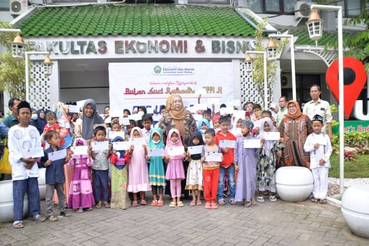 Jelang Bulan Suci Ramadhan 1444 H, FEB Unisma Malang Gelar Santunan Yatim Piatu Dhuafa