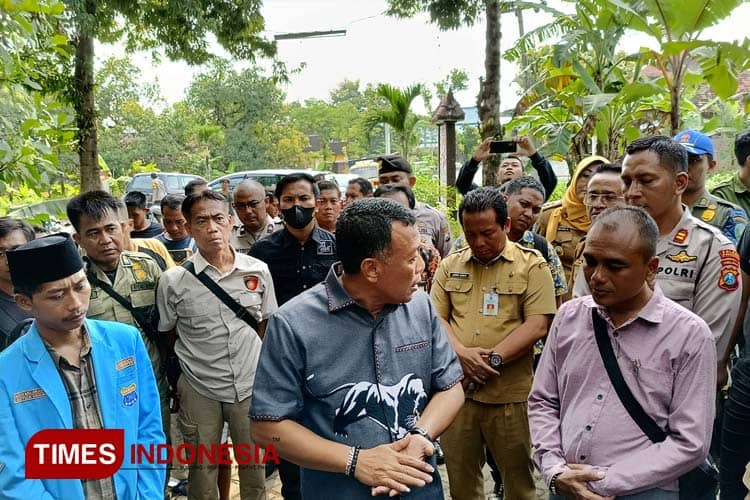 Warga dan Aktivis PMII Tutup Jalan Akses ke TPA Mrican Ponorogo
