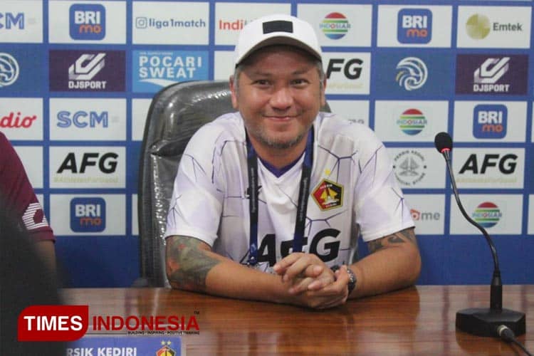 Perdana Hadir di Laga Kandang, Begini Pesan Presiden Persik Kediri Gading Marten