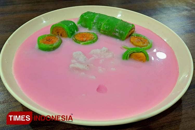 Es Pisang Ijo Om Jimmy, Idola Baru Buka Puasa di Banyuwangi