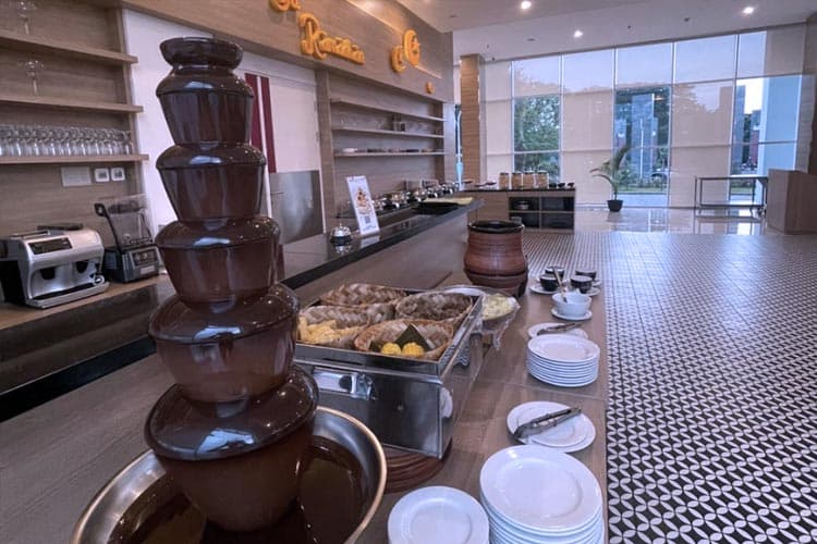 Favehotel Kediri Punya "Bu Bari" dengan Puluhan Menu Nusantara