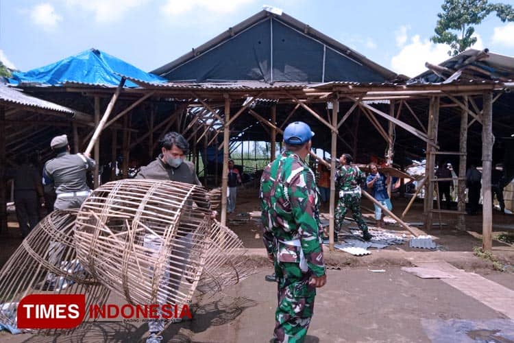 Aparat Gabungan Bongkar Dua Lokasi Sabung Ayam di Kabupaten Malang