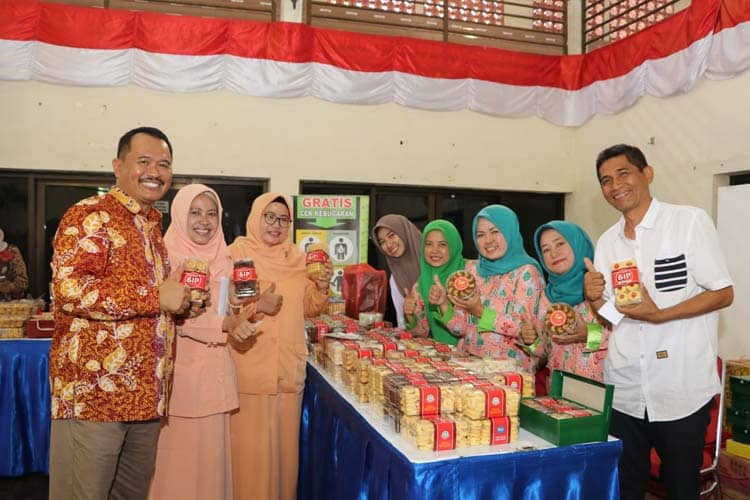 Tebus Murah Kebutuhan Lebaran dalam Bazar Ramadhan Polije, Ketua DWP: Agar Ibu-ibu Fokus Ibadah