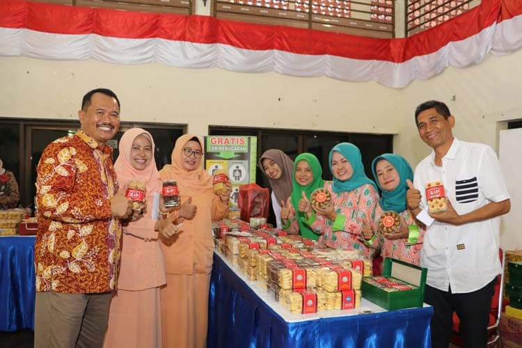 Tebus Murah Kebutuhan Lebaran dalam Bazar Ramadhan Polije, Ketua DWP: Agar Ibu-ibu Fokus Ibadah