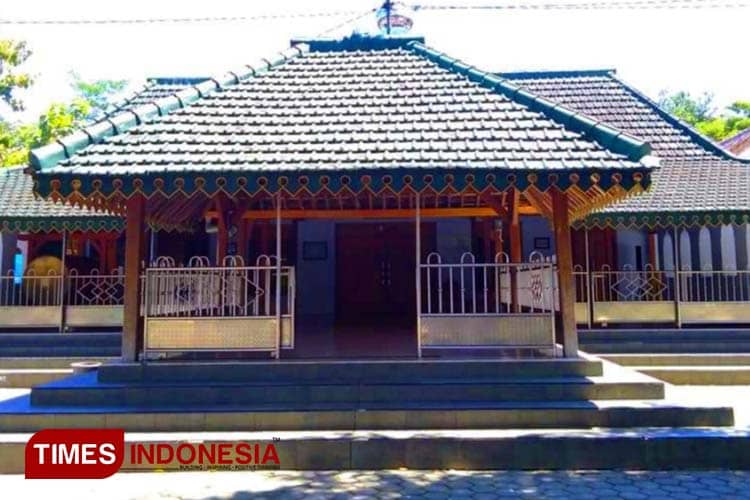 Kisah di Balik Masjid Al-Ishaq Coper Ponorogo, Wujud Cinta Bapak kepada Anak