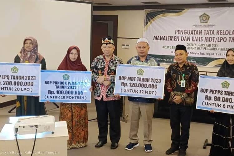 Lembaga Pendidikan Keagamaan Islam Terima Bantuan dari Kemenag Kalteng