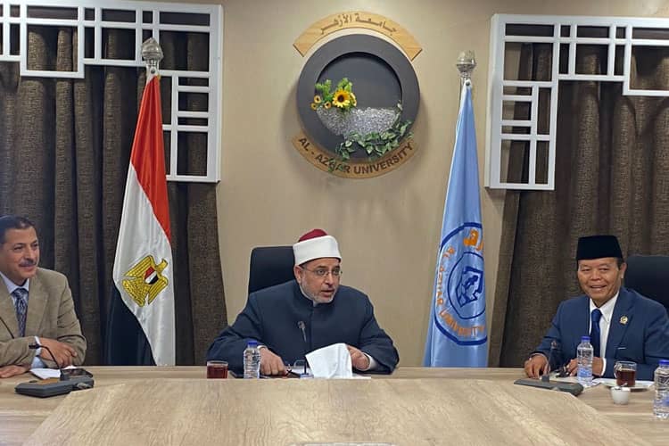 HNW Bertemu dengan Pimpinan Senat Mesir dan Rektor Al-Azhar Kairo