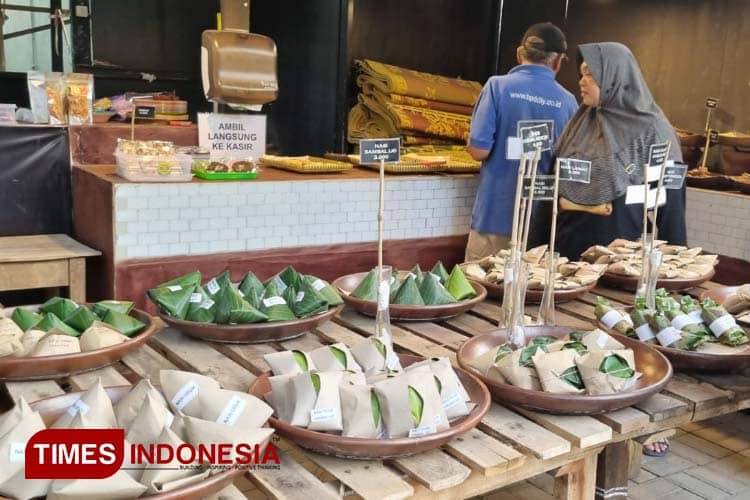 Angkringan Keraton, Hasil Penjualan untuk Membangun Masjid