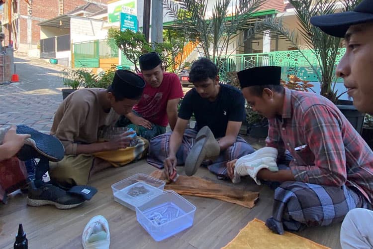 Asah Jiwa Enterpreneur Santri, Ponpes Manbaul Ulum Malang Gelar Pelatihan Bisnis