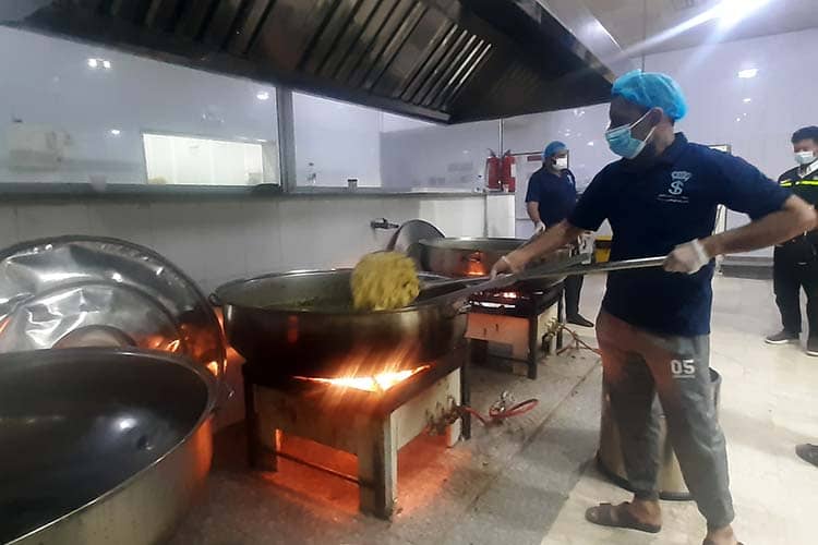 Bangga, Itulah Perasaan Chef yang Memasak Konsumsi Jemaah Haji Indonesia di Madinah