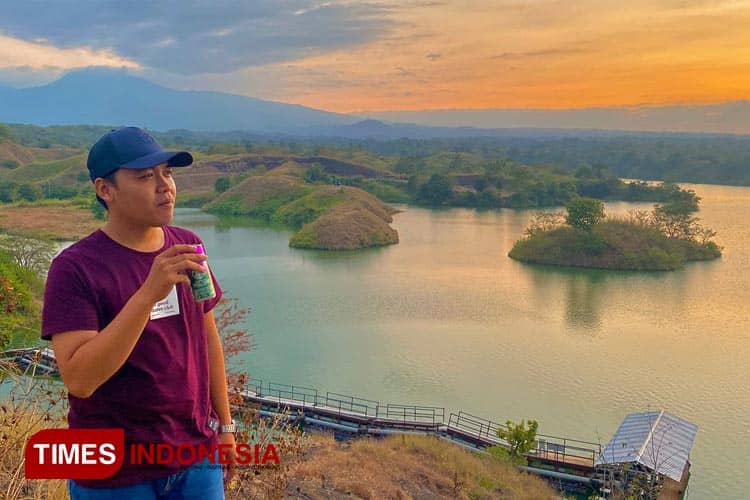 Pesona Sunset di Waduk Bajulmati, Sajikan Keindahan Alam yang Tak Terlupakan