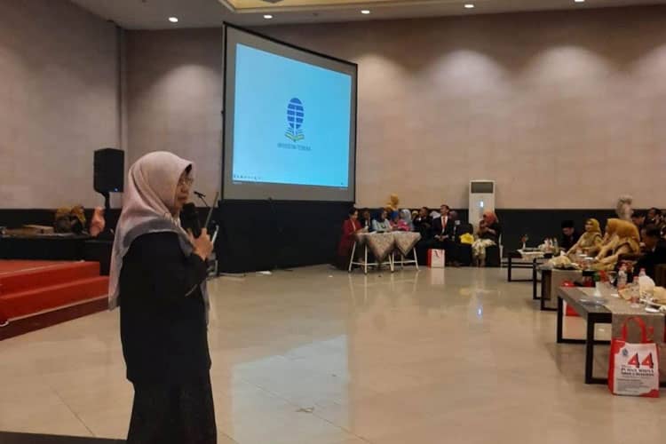 Universitas Terbuka Surabaya Berikan Edukasi dan Penghargaan Kepada Wisudawan SMKN 2 Buduran Sidoarjo