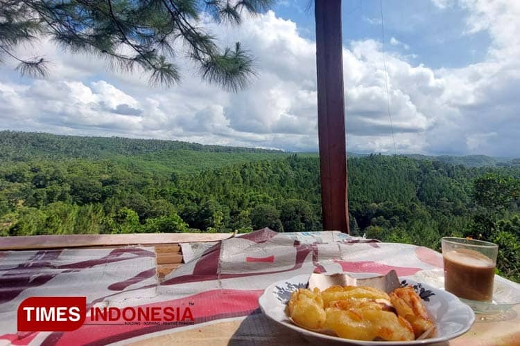 Ngopi Murah di Banyuwangi, Bisa Rasakan Vibes Alam Ala-ala Eropa