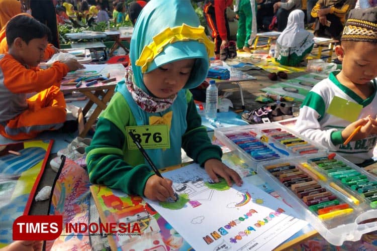 Meningkatkan Kreativitas Motorik Halus Anak melalui Kegiatan Mewarnai