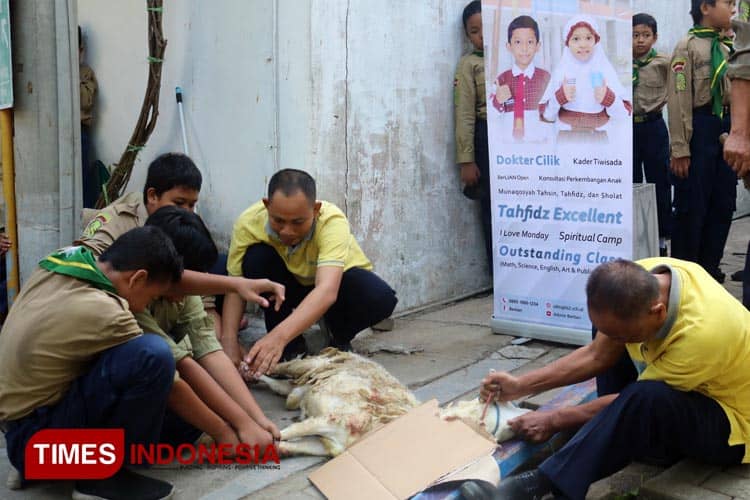 Jelang Idul Adha, Siswa Gresik Belajar Tata Cara Sembelih Hewan Kurban