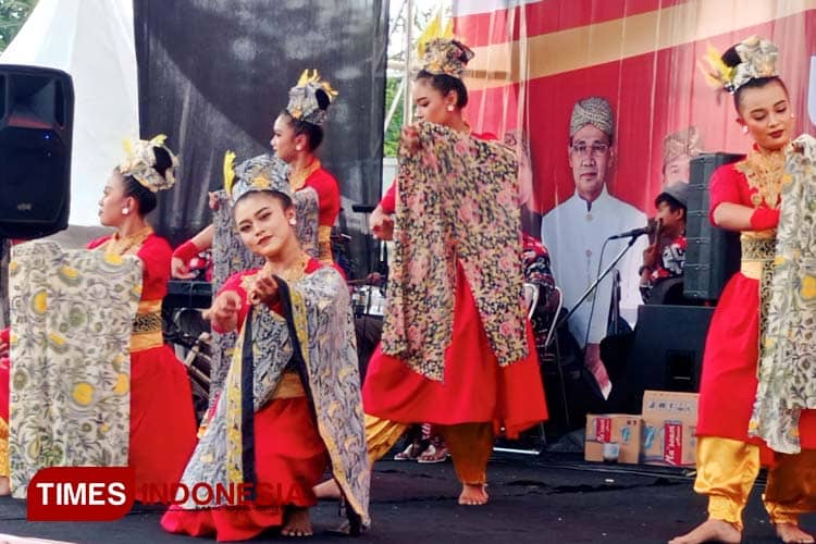 Kisah Identitas Budaya Majalengka dalam Tari Batik Midang Raharja