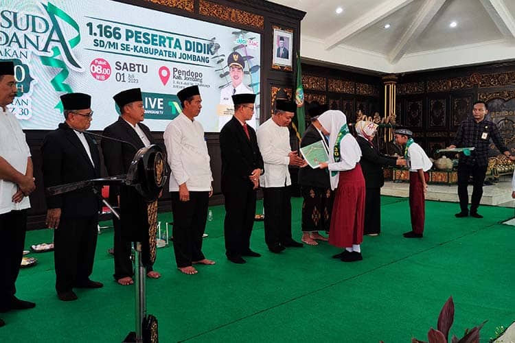 Pemkab Jombang Wisuda 5000 Hafidz Al-Quran Juz 30
