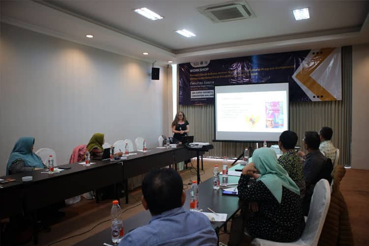 Sabine Dengscherz Paparkan Konsep Pembelajaran Berbasis Transkultural dalam Pengajaran Bahasa Jerman