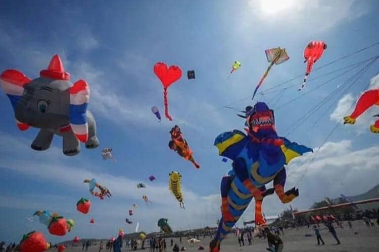 Diikuti 9 Negara, Festival Layang-layang Parangkusumo Bantul Sedot 22 Ribu Pengunjung