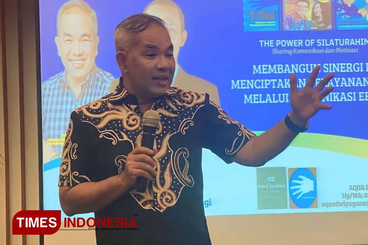 Pupuk Semangat Kerja, Hotel Santika Banyuwangi Hadirkan Motivator Aqua Dwipayana