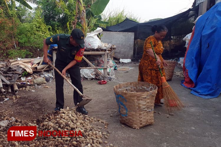 Dukung UMKM, Babinsa Gresik Beri Pendampingan Usaha Perikanan