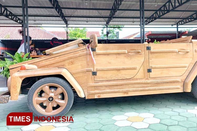 Exotic VW Covered in Teak Wood: A Unique Classic Beauty
