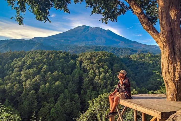 Explore the Natural Beauty of Mount Ciwaru