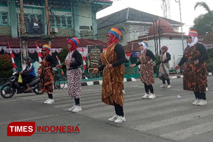 Pawai Kemerdekaan RW 08 Tegalreja Tak Kalah dari Tingkat Kabupaten