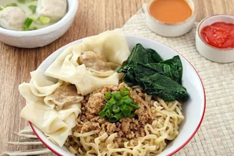 Savoring Indonesian Delights: 10 Most Popular Noodle Dishes