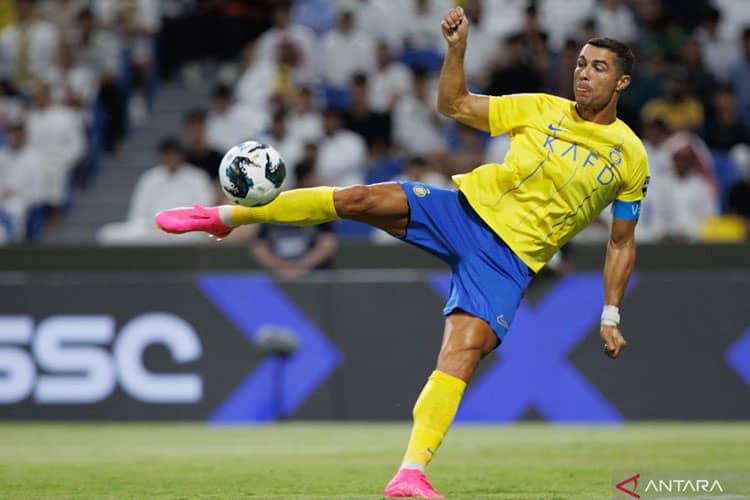 Ronaldo Cemerlang dengan Hattrick saat Al Nassr Bungkam Al Fateh 5-0