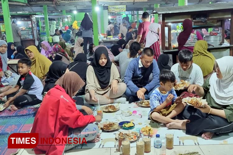 Pasar Condronegaran Kota Yogyakarta Recommended bagi Pemburu Kuliner Malam