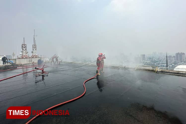 Inovasi Atasi Polusi Udara, Pertamina bersama KLHK Semprot Jakarta dengan Water Spray dan Mist Generator