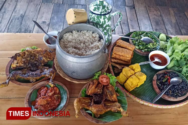 Hidden Gem dari Majalengka, Saung Eurih Jadi Incaran Pecinta Kuliner Tradisional