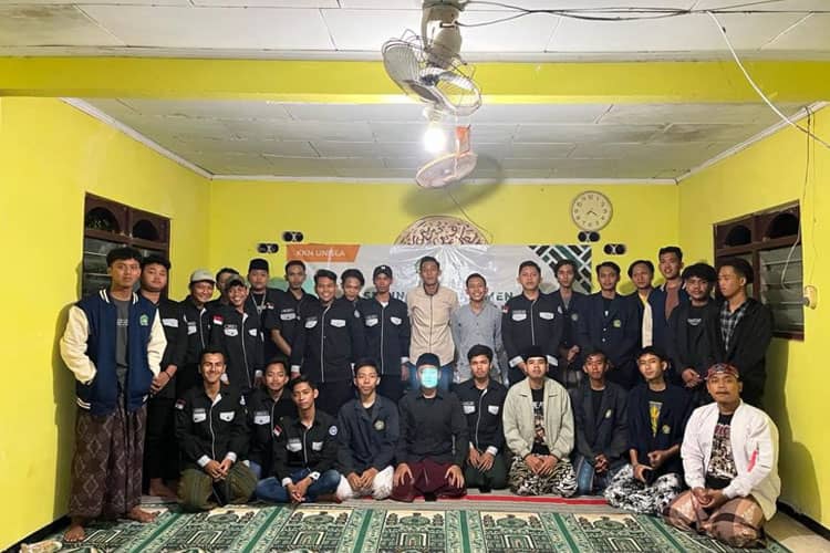 Mahasiswa KKN Unisla Desa Karangbinangun Kembangkan SDM Karangtaruna