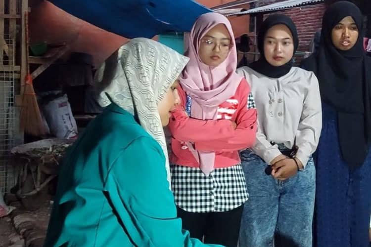 Kurangi Limbah Rumah Tangga, PKM-PM Unisma Malang Gelar Pelatihan Pupuk Organik Cair Cangkang Telur