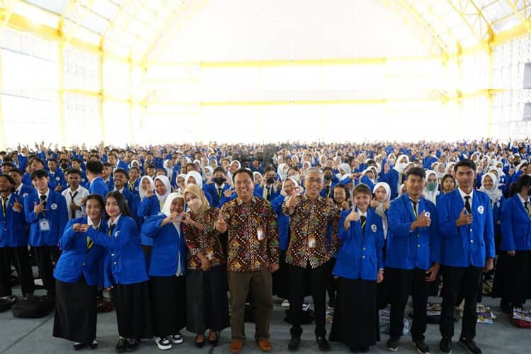 Ribuan Mahasiswa Baru UMBY Ikuti Pengenalan Kampus, Begini Suasananya