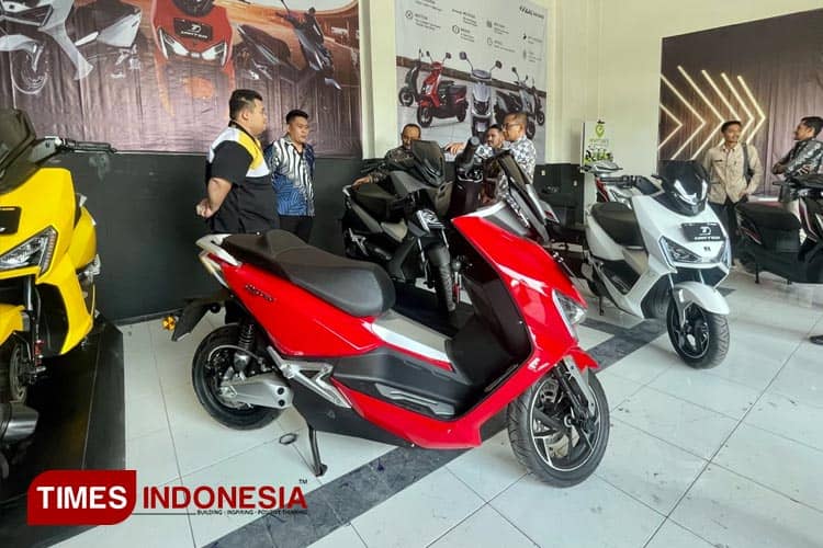Warga Ngawi, Bermodal KTP Bisa Dapat Subsidi Motor Listrik Rp7 Juta