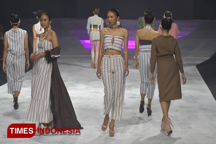 Farah Button Perluas Market Lewat Surabaya Fashion Parade 2023