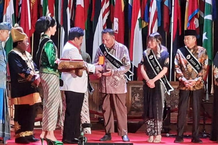 Dosen UB Dianugerahi Penghargaan Insan Prestasi Pancasila 2023
