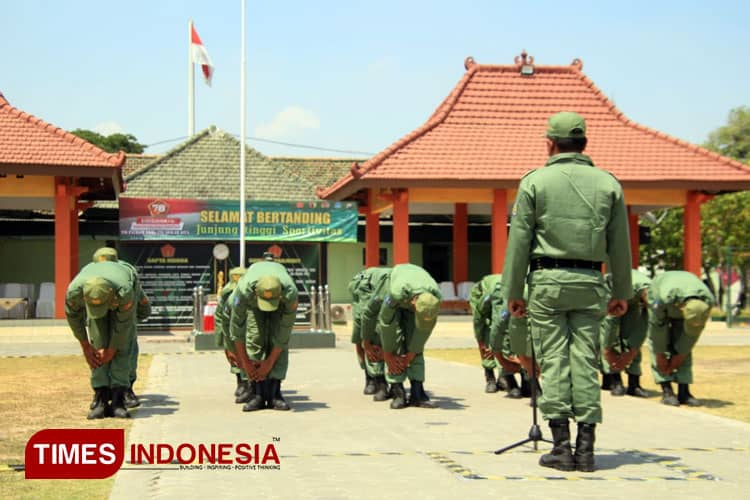 HUT ke-78 TNI, Tim Linmas dan Pelajar Antusias Ikuti Lomba di Makodim 0812 Lamongan
