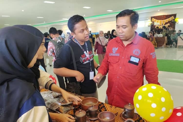 UMKM di Lamongan Hadapi Digitalisasi dan Homogenitas Produk