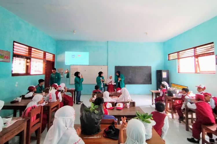 Mahasiswa KSM-T Unisma Malang Bangun Karakter Generasi Muda Melalui Penyuluhan Kebersihan Diri dan Lingkungan
