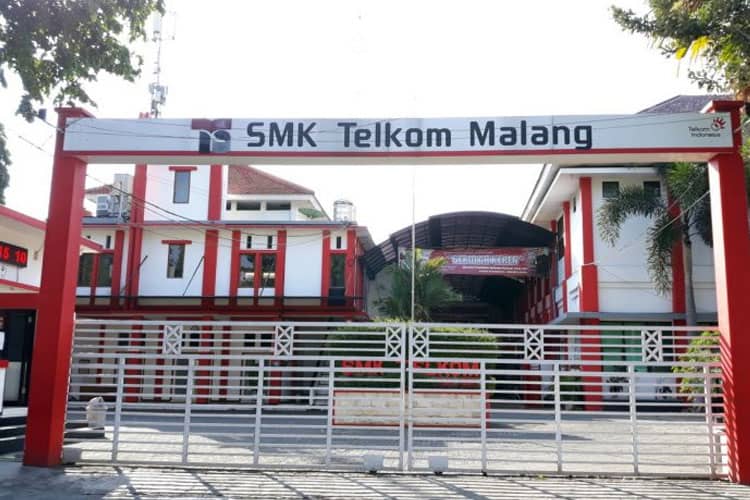 Dies Natalis SMK Telkom ke-31 Mampu Go Internasional