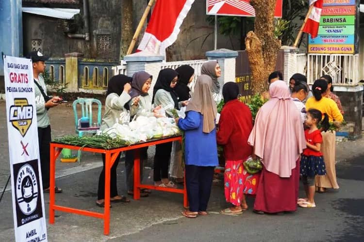 Sharing To Caring KSM-T Unisma Malang Ikut Serta Muda Berkarya