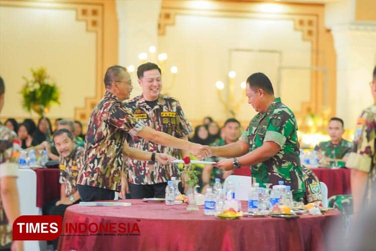 Pengurus Cabang GMFKPPI Se-Jatim Minta Waketum R Agoes Soerjanto Mundur