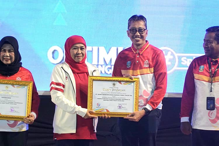 Konsisten Cetak Atlet Berprestasi, Bank Jatim Raih Penghargaan Badan Usaha Peduli Olahraga