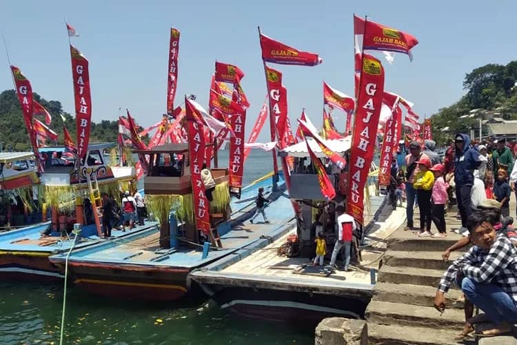 Petik Laut Sendang Biru, Cara Masyarakat dan Nelayan Ungkapkan Rasa Syukur