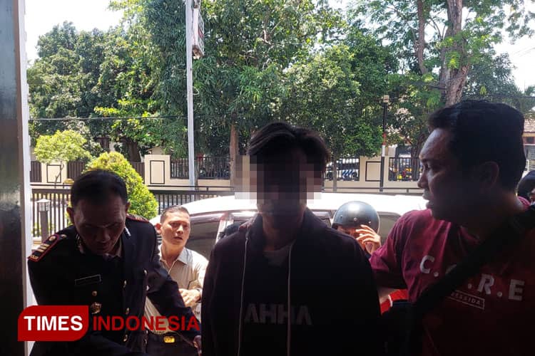 Dipicu Sakit Hati, Anak dan Ayah di Probolinggo Bacok Ibu Kandung Hingga Meninggal