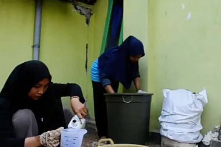Kembangkan Agribisnis, Tim PKMK UNIPMA Sulap Kulit Kakao untuk Pupuk Organik